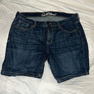 Sz 8 denim Bermuda style shorts.